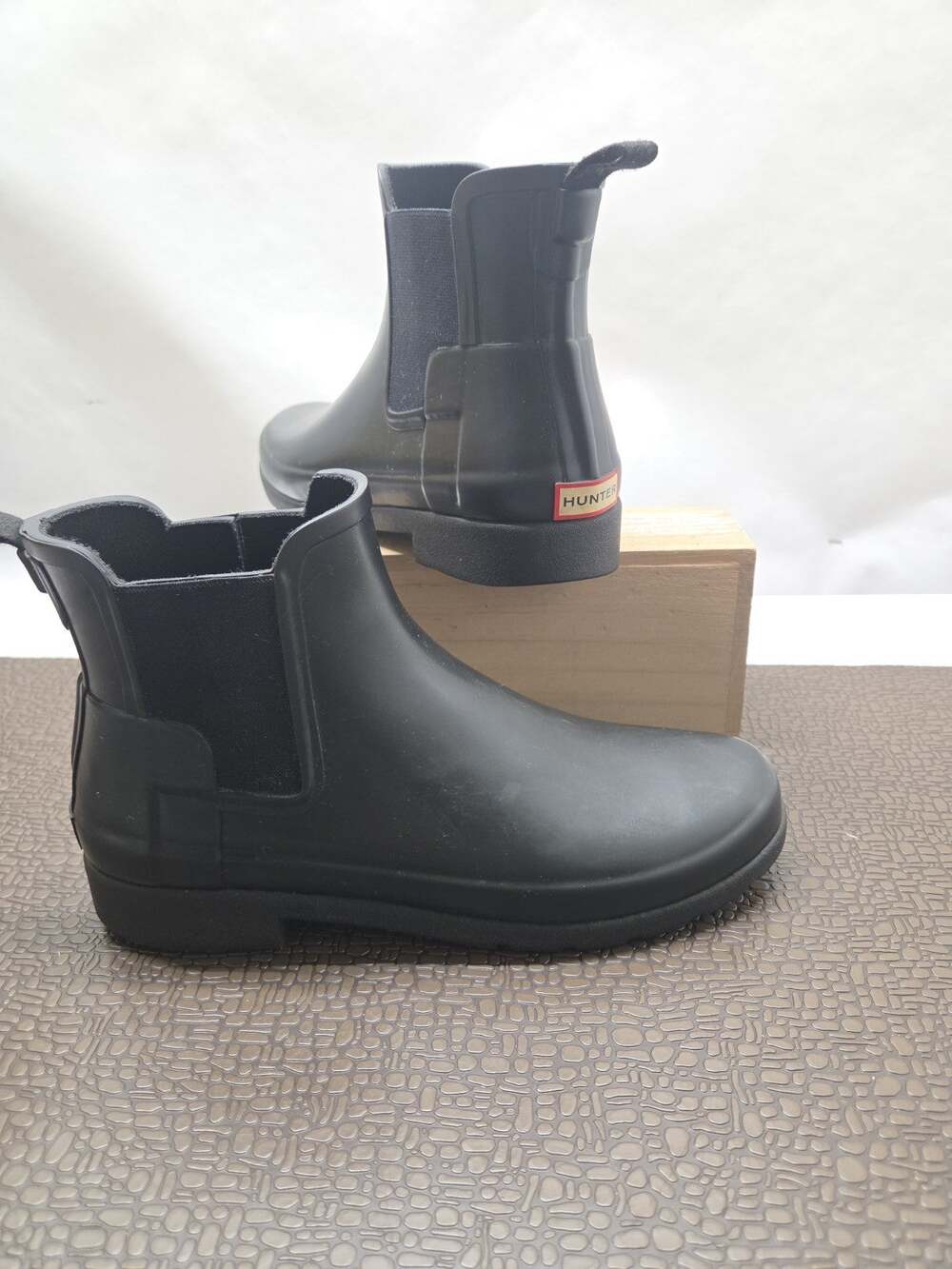 Hunter Refined Chelsea Boot Slim Fit Womens Size 8 Black Gardening Outdoor Rain